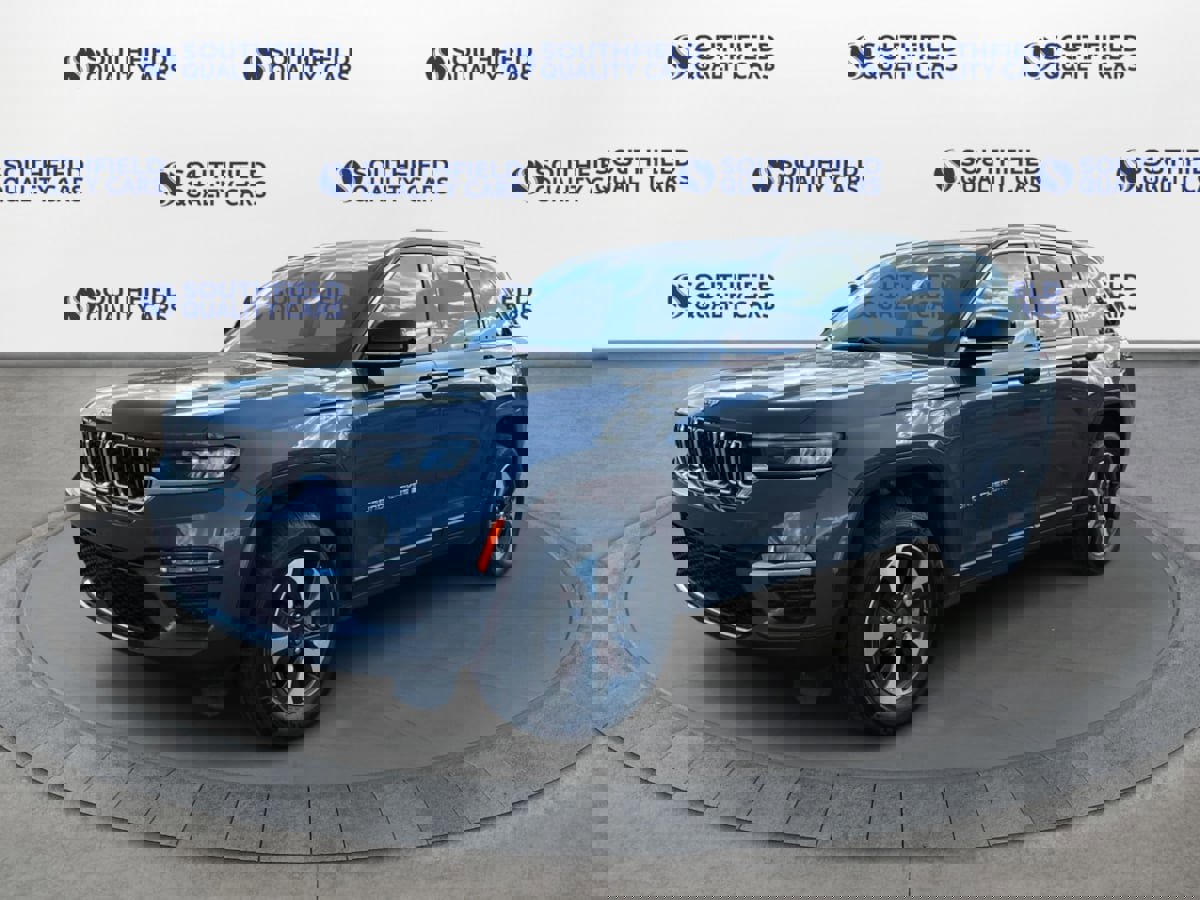 Used 2023 Jeep Grand Cherokee 4WD 4xe image 2