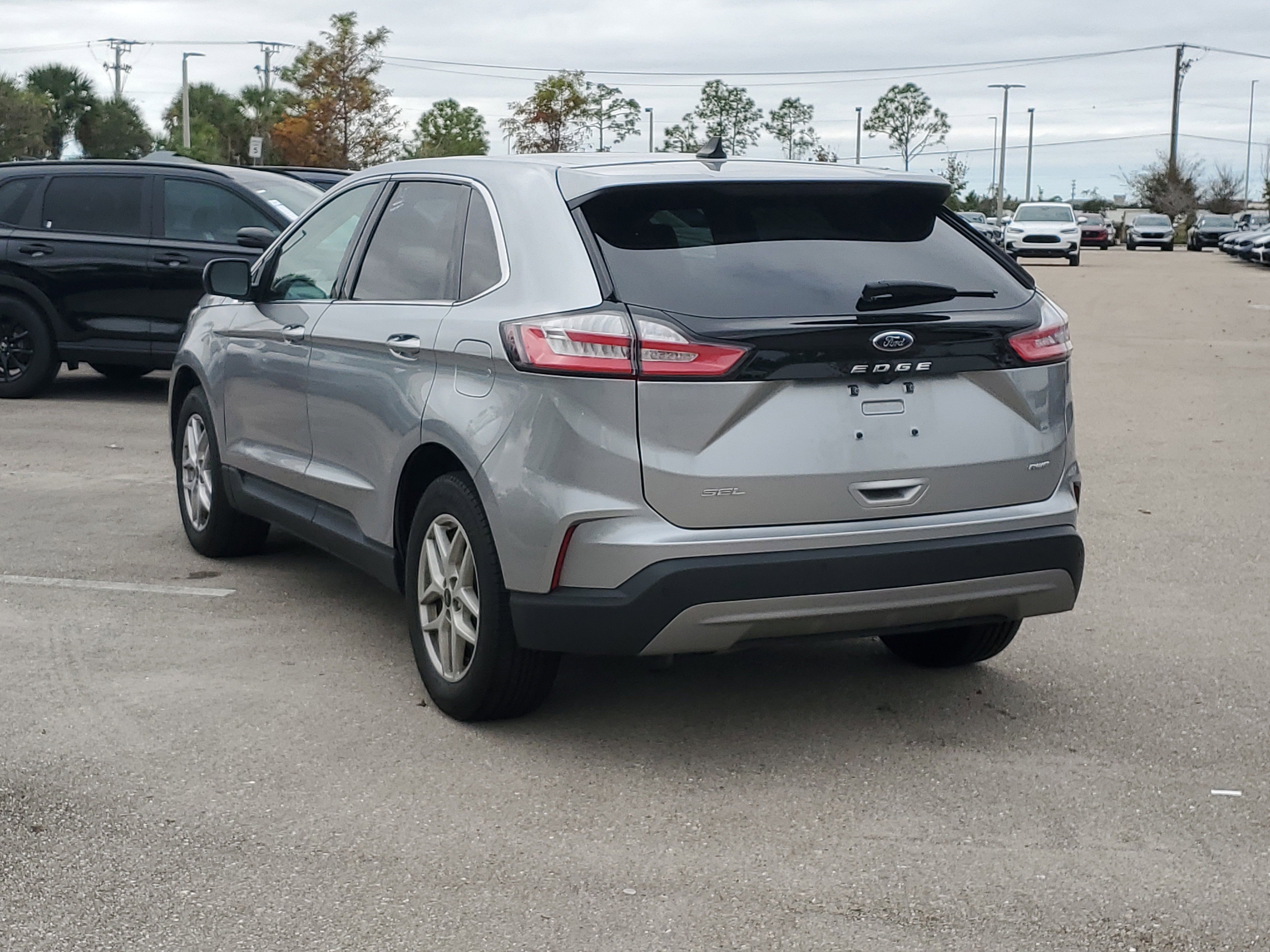 Used 2023 Ford Edge SEL image 6