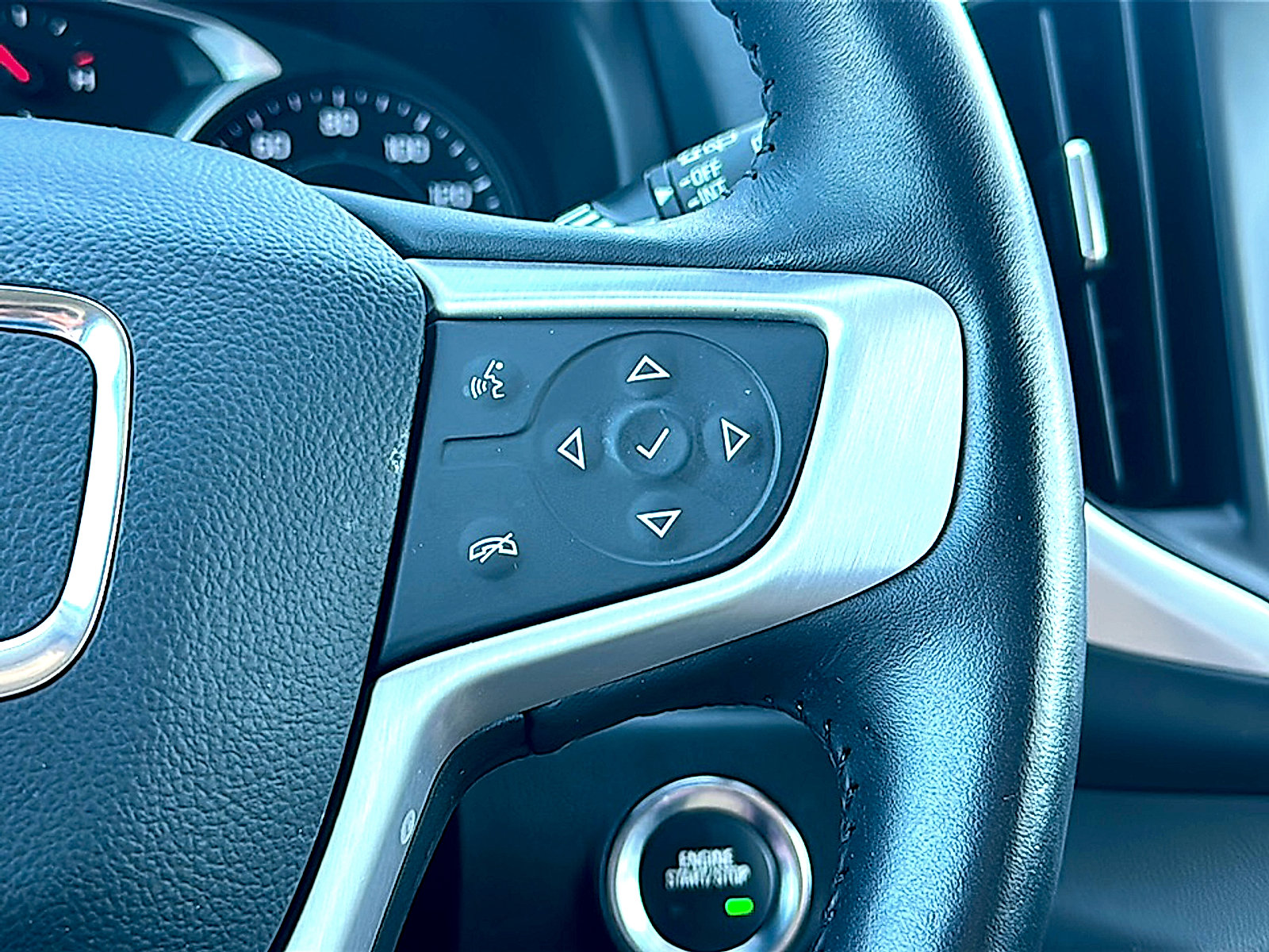 Used 2022 GMC Terrain SLT image 28