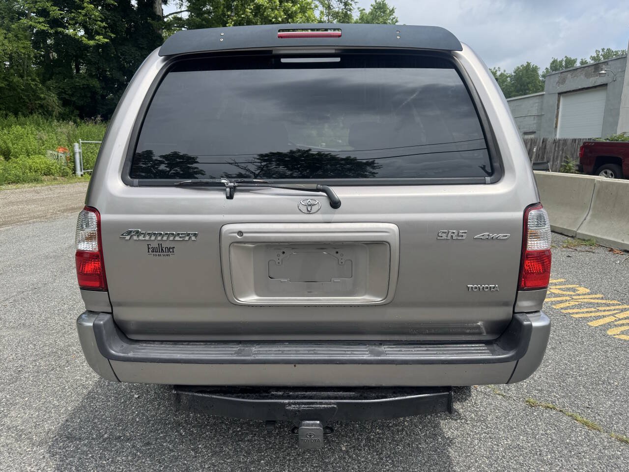 Used 2002 Toyota 4Runner SR5 AWD/4WD image 9