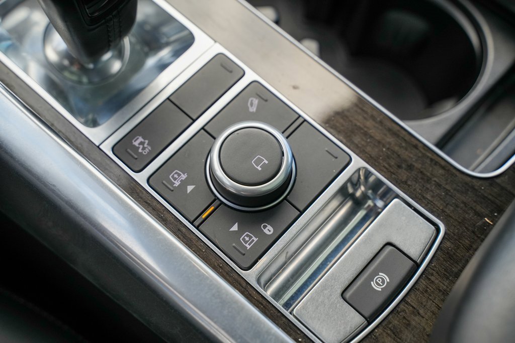 Used 2020 Land Rover Range Rover Sport HSE image 37