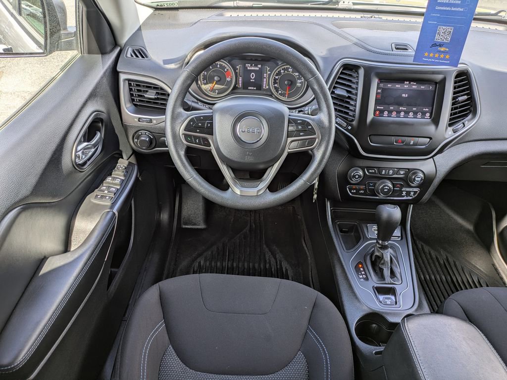 Used 2021 Jeep Cherokee Latitude w/ Mopar Interior Package image 18