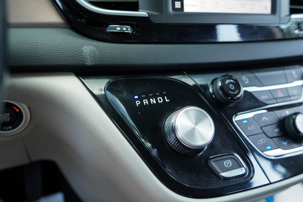 Used 2023 Chrysler Voyager LX FWD image 36