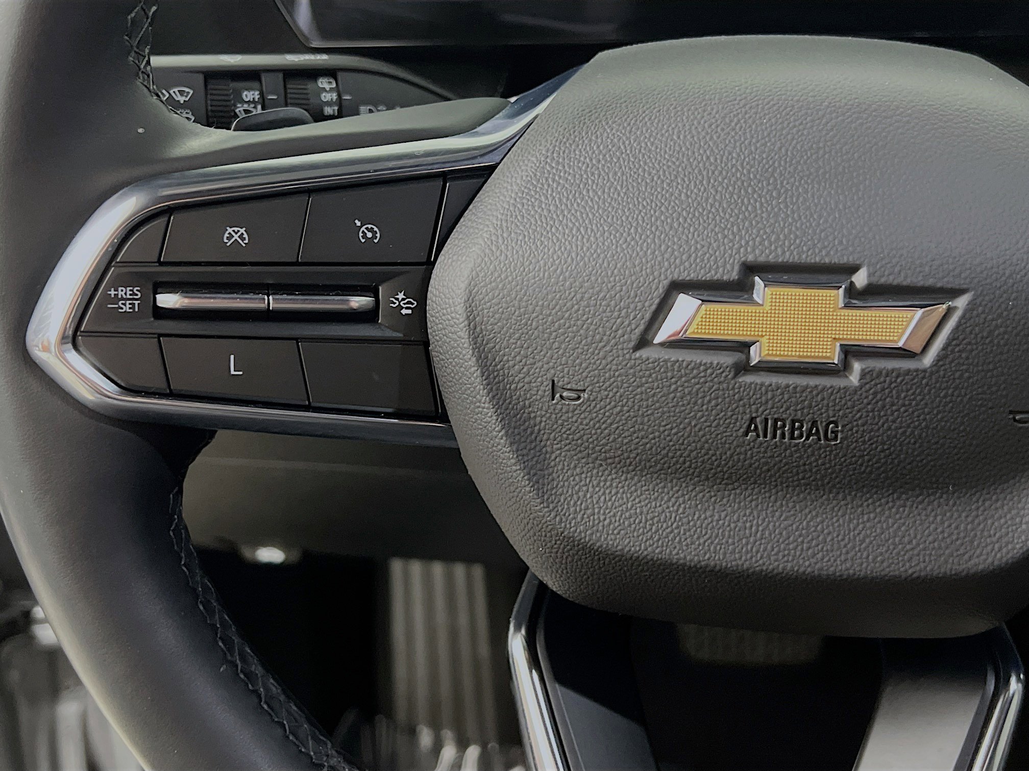 Used 2025 Chevrolet Equinox LT w/ Safety and Technology Package image 19