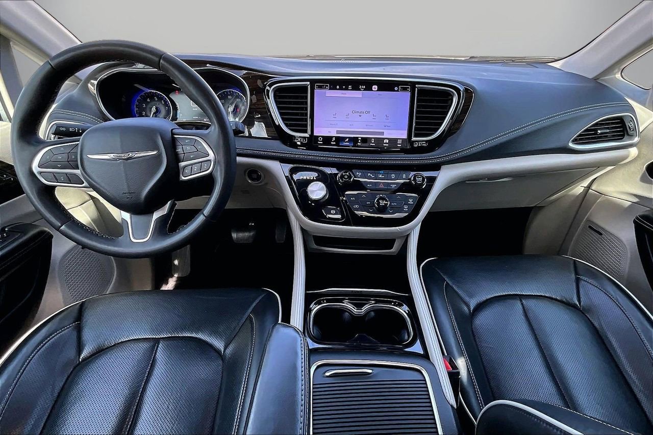 Certified 2022 Chrysler Pacifica Limited image 15