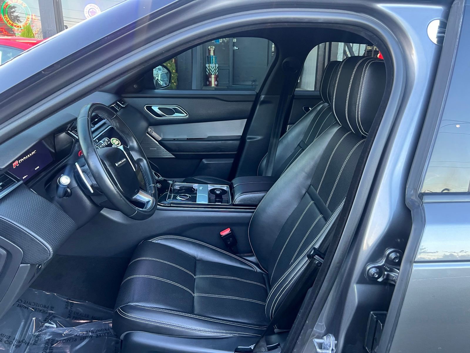 Used 2019 Land Rover Range Rover Velar R-Dynamic SE image 20