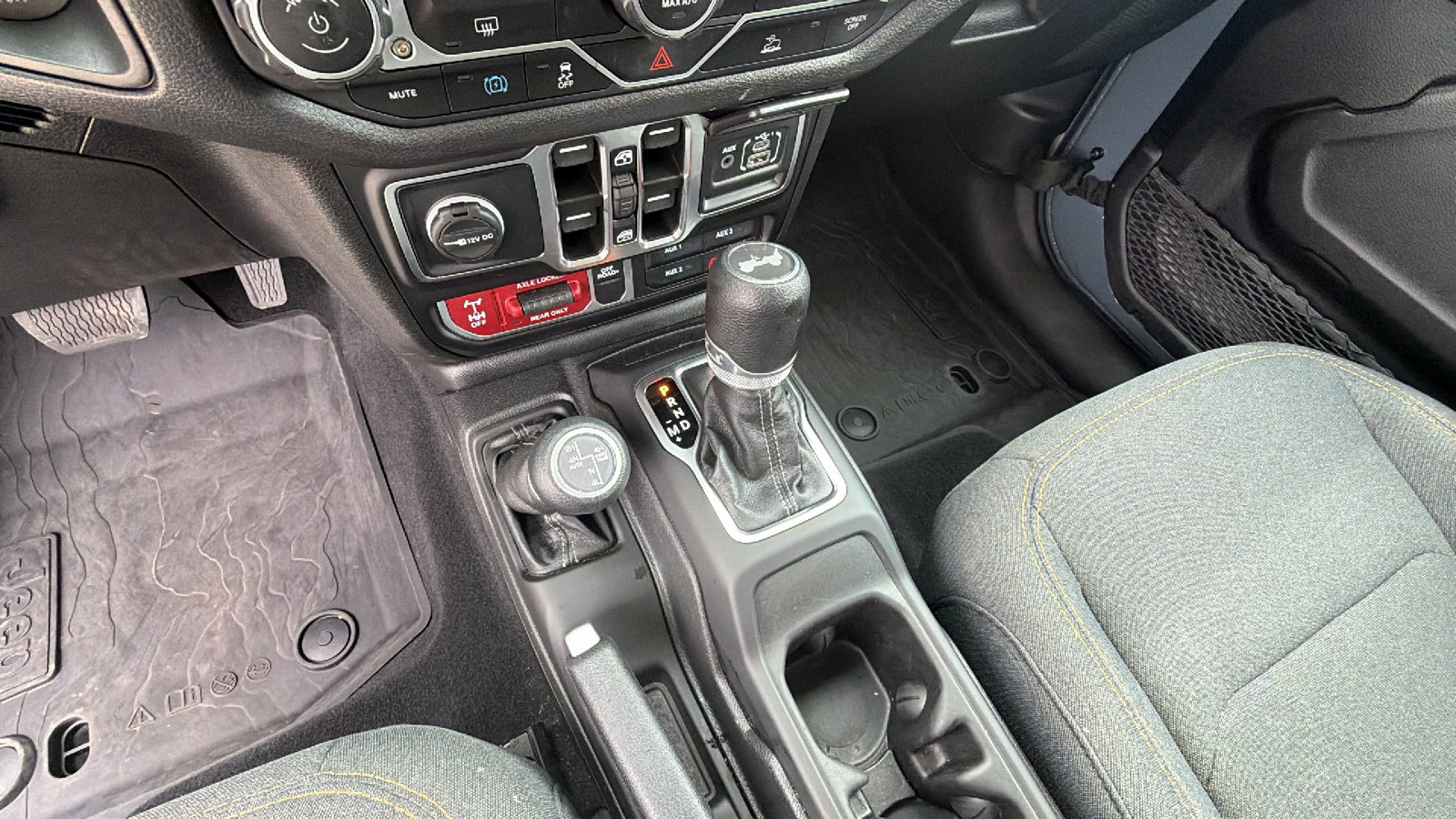 Used 2025 Jeep Wrangler Willys image 30