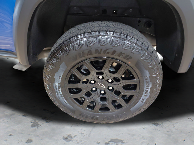 Used 2024 Chevrolet Colorado Trail Boss w/ LPO, Skid Plate Package AWD/4WD image 9