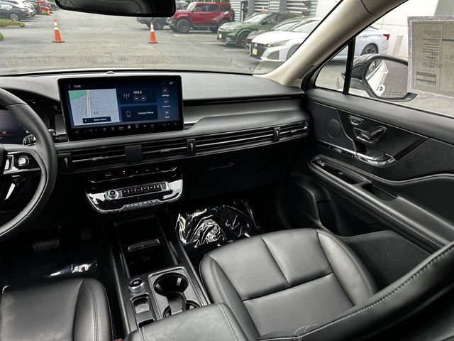 Certified 2024 Lincoln Corsair AWD image 17