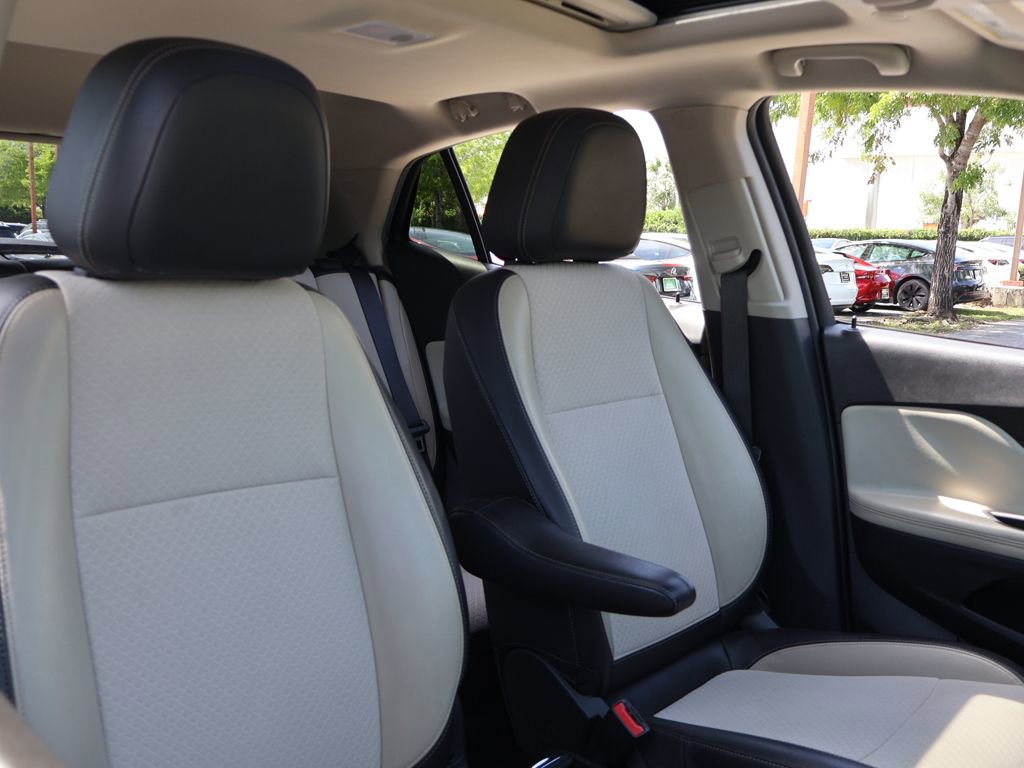 Used 2020 Buick Encore Preferred w/ Safety Package FWD image 27