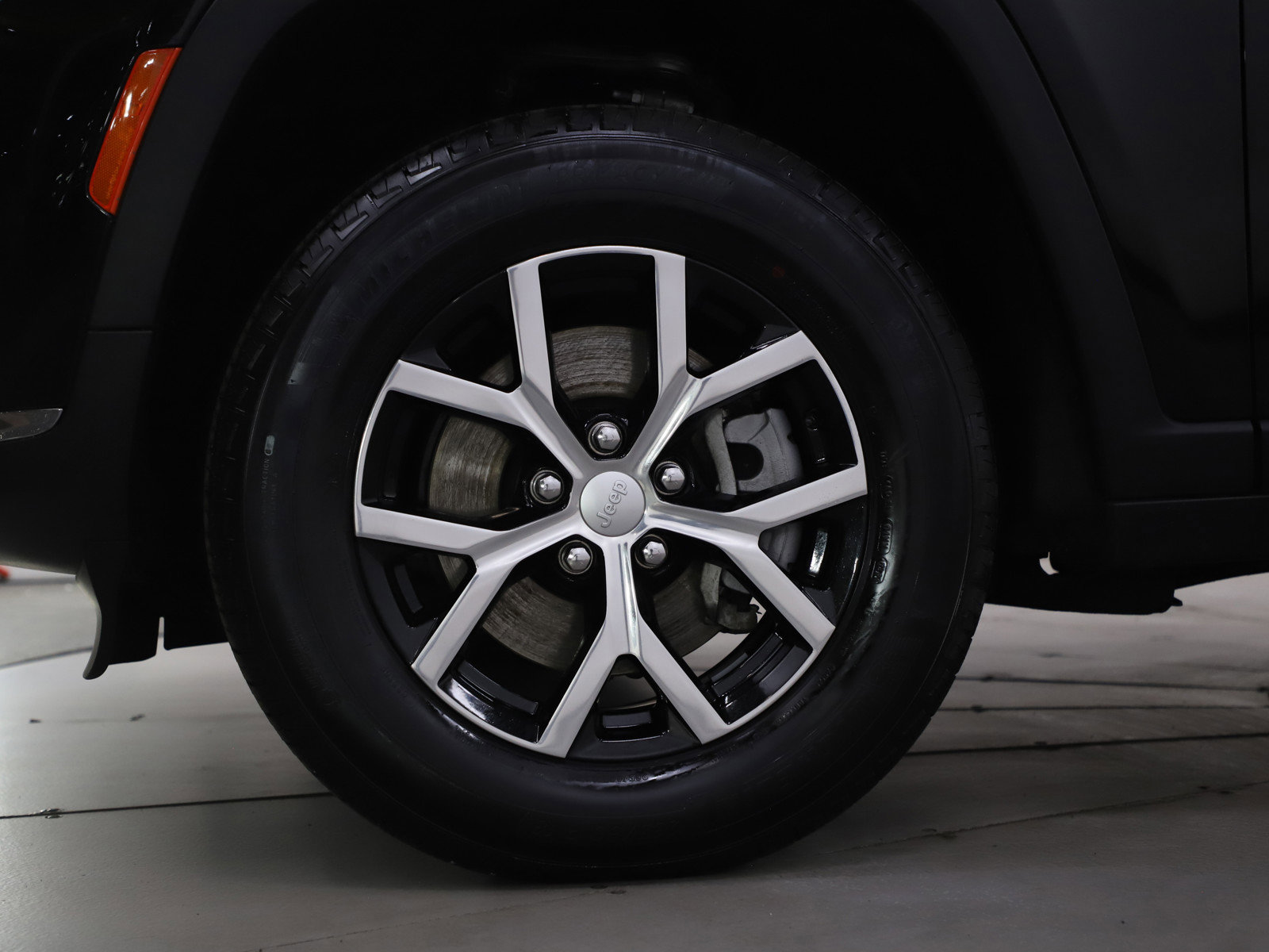 Used 2025 Jeep Grand Cherokee L Limited w/ Trailer Tow Package image 32