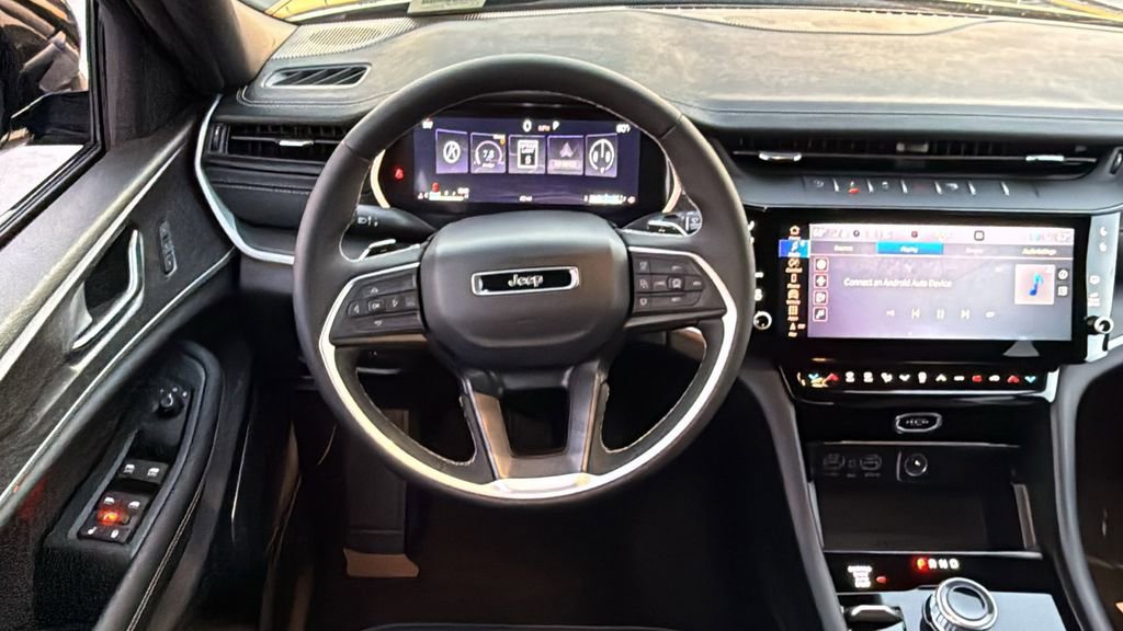 New 2026 Jeep Grand Cherokee Limited image 12