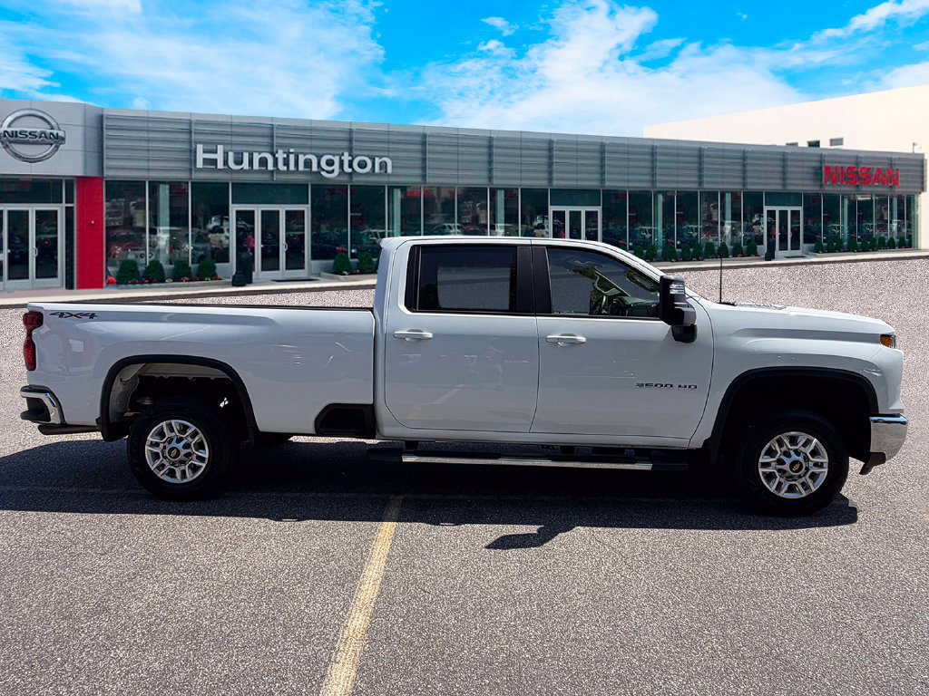 Used 2025 Chevrolet Silverado 2500 LT w/ Convenience Package AWD/4WD image 4