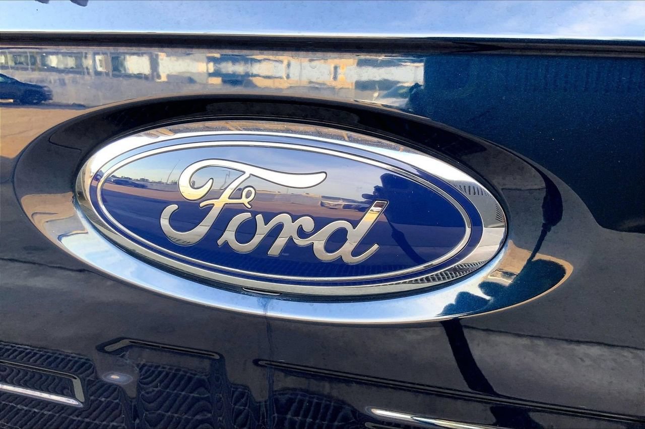 Certified 2023 Ford F150 Lariat w/ Equipment Group 502A High AWD/4WD image 31