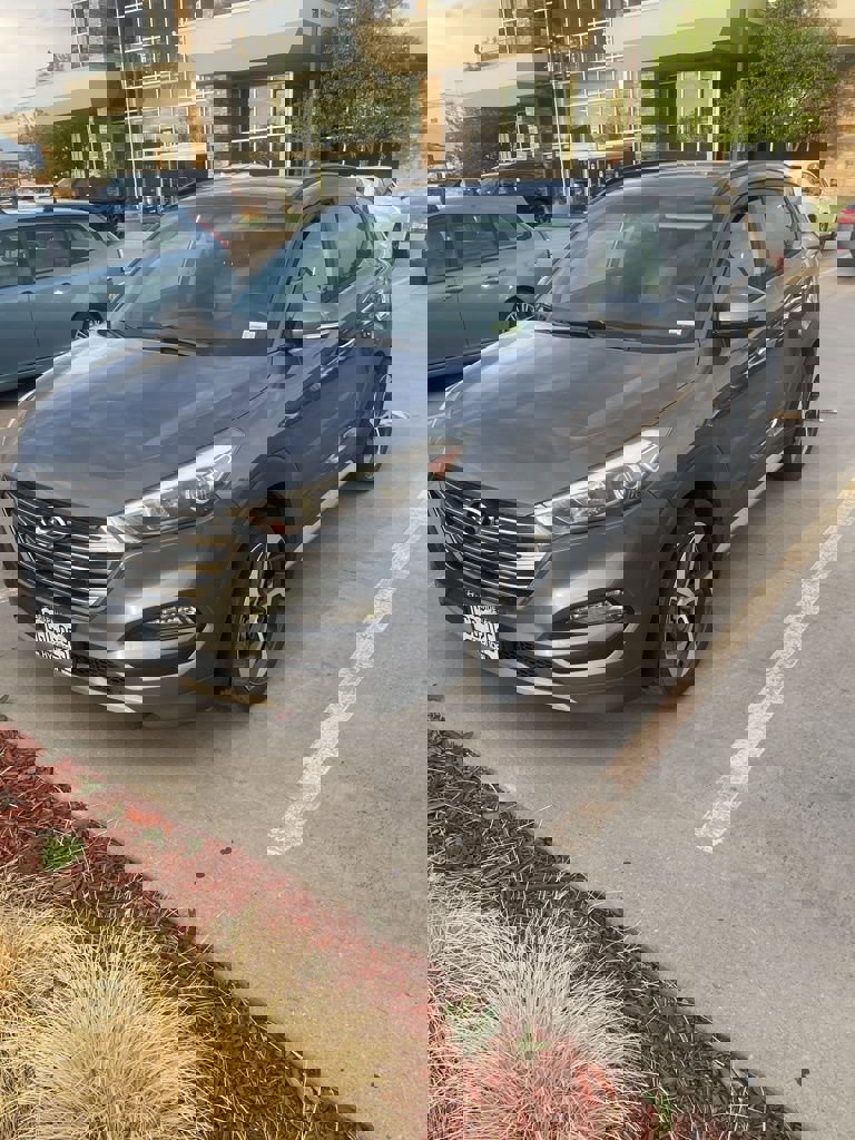 Used 2017 Hyundai Tucson Limited w/ Limited Ultimate Package 03 image 4