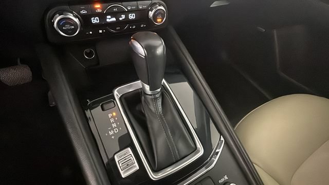Used 2018 MAZDA CX-5 Touring w/ Preferred Equipment Package FWD image 19