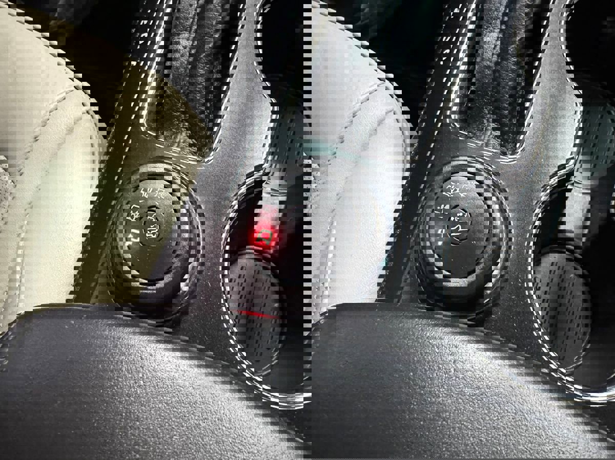 Used 2016 Ford Explorer Platinum image 34