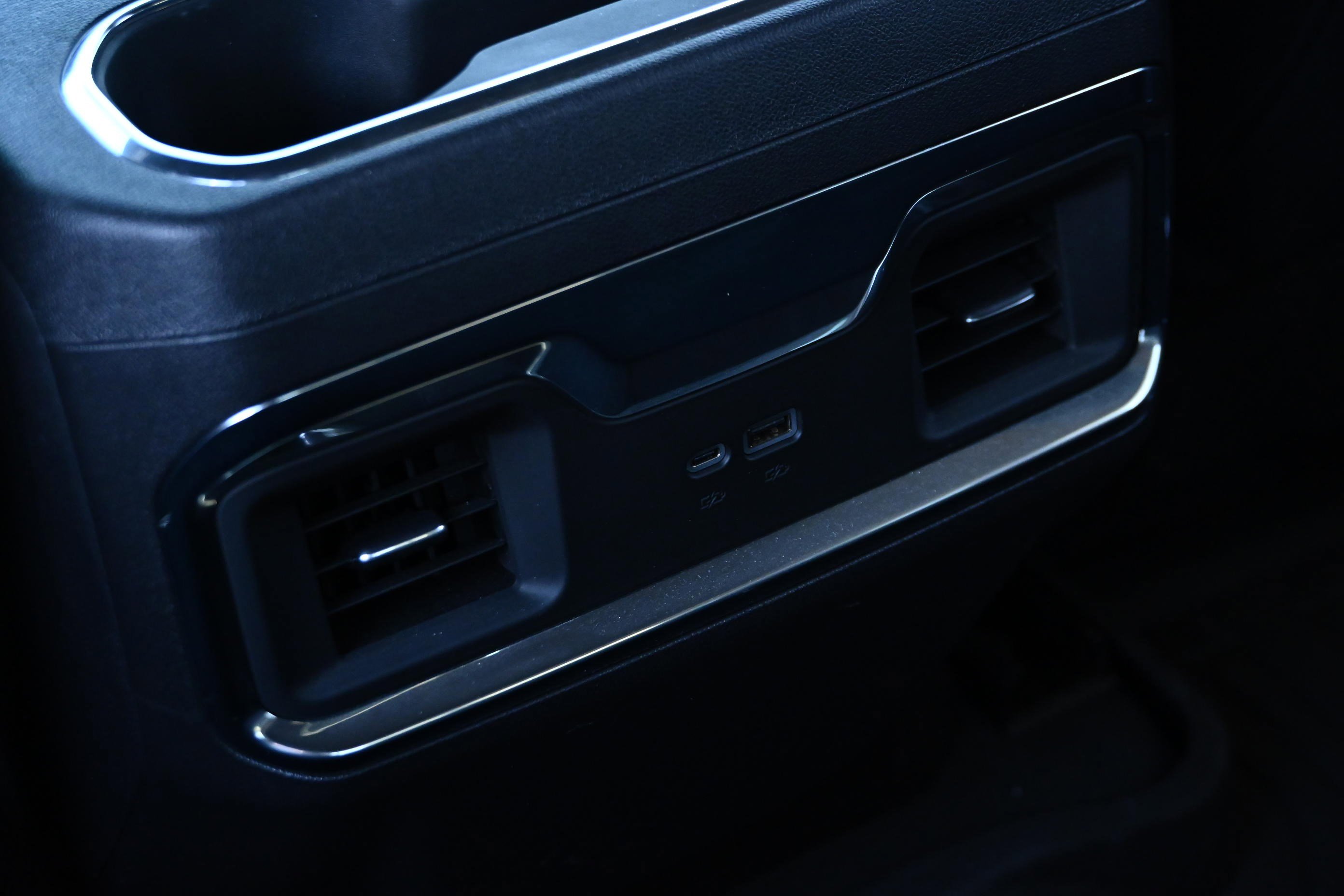 Used 2025 GMC Sierra 1500 Elevation image 31