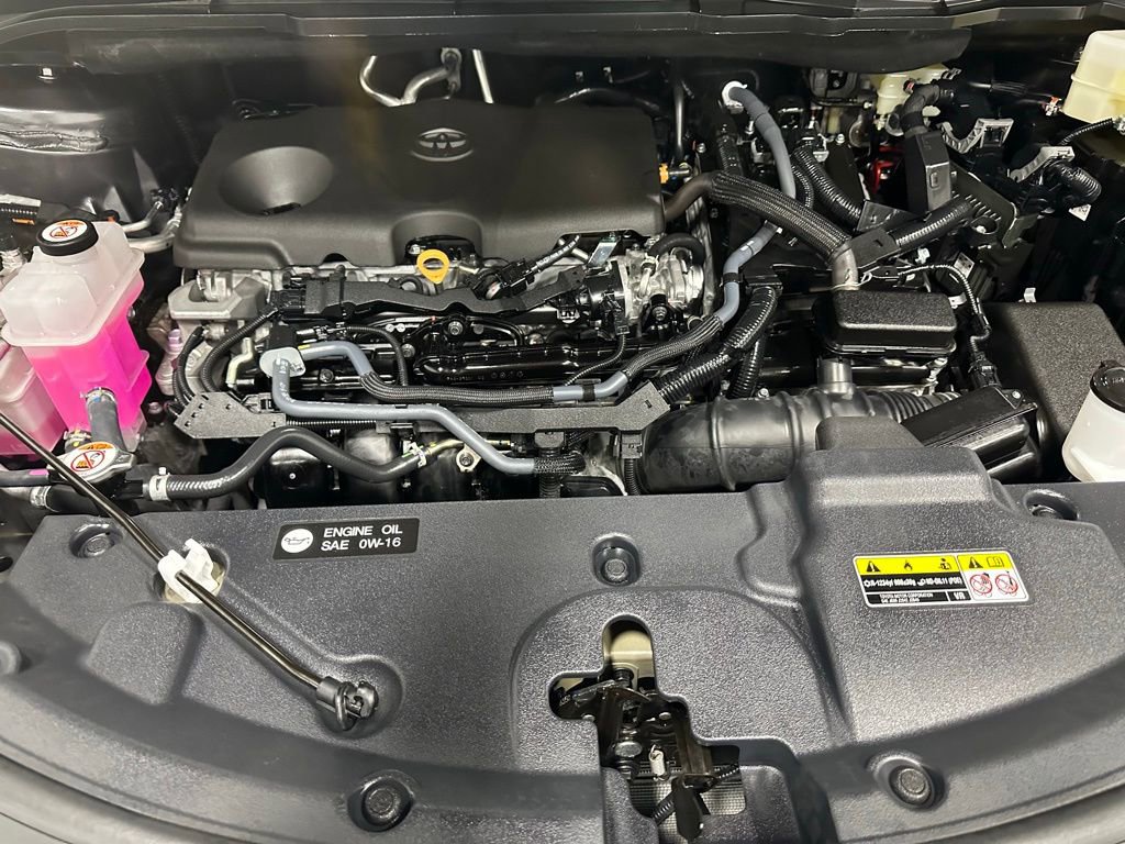 Used 2025 Toyota Sienna LE image 70