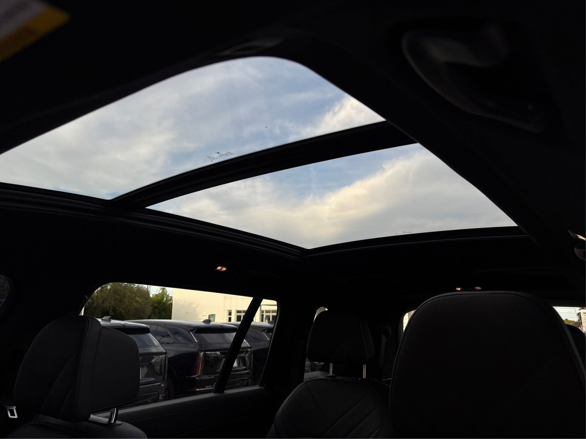 Used 2023 BMW X7 xDrive40i w/ M Sport Package image 31