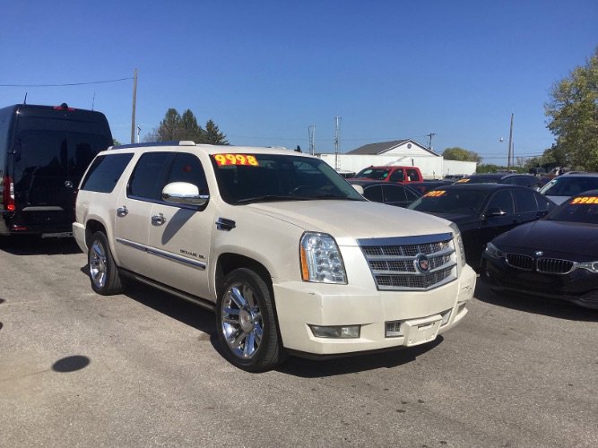 Used 2013 Cadillac Escalade ESV Platinum image 2
