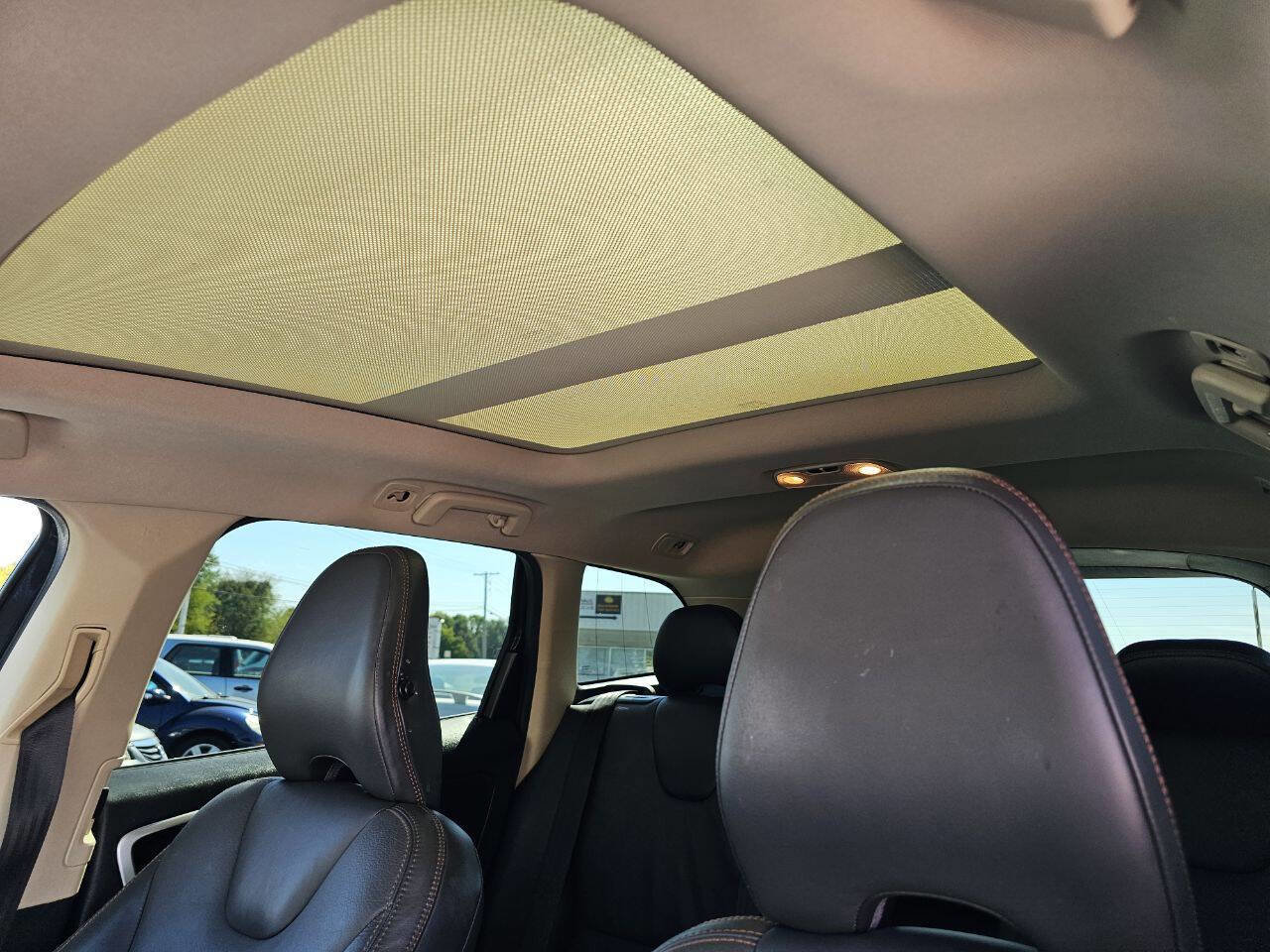 Used 2010 Volvo XC60 T6 image 16