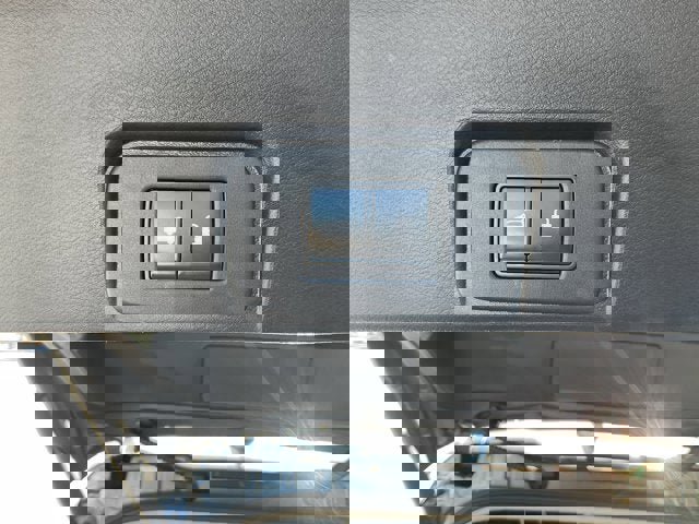 Used 2023 Nissan Rogue SV w/ SV Premium Package image 35