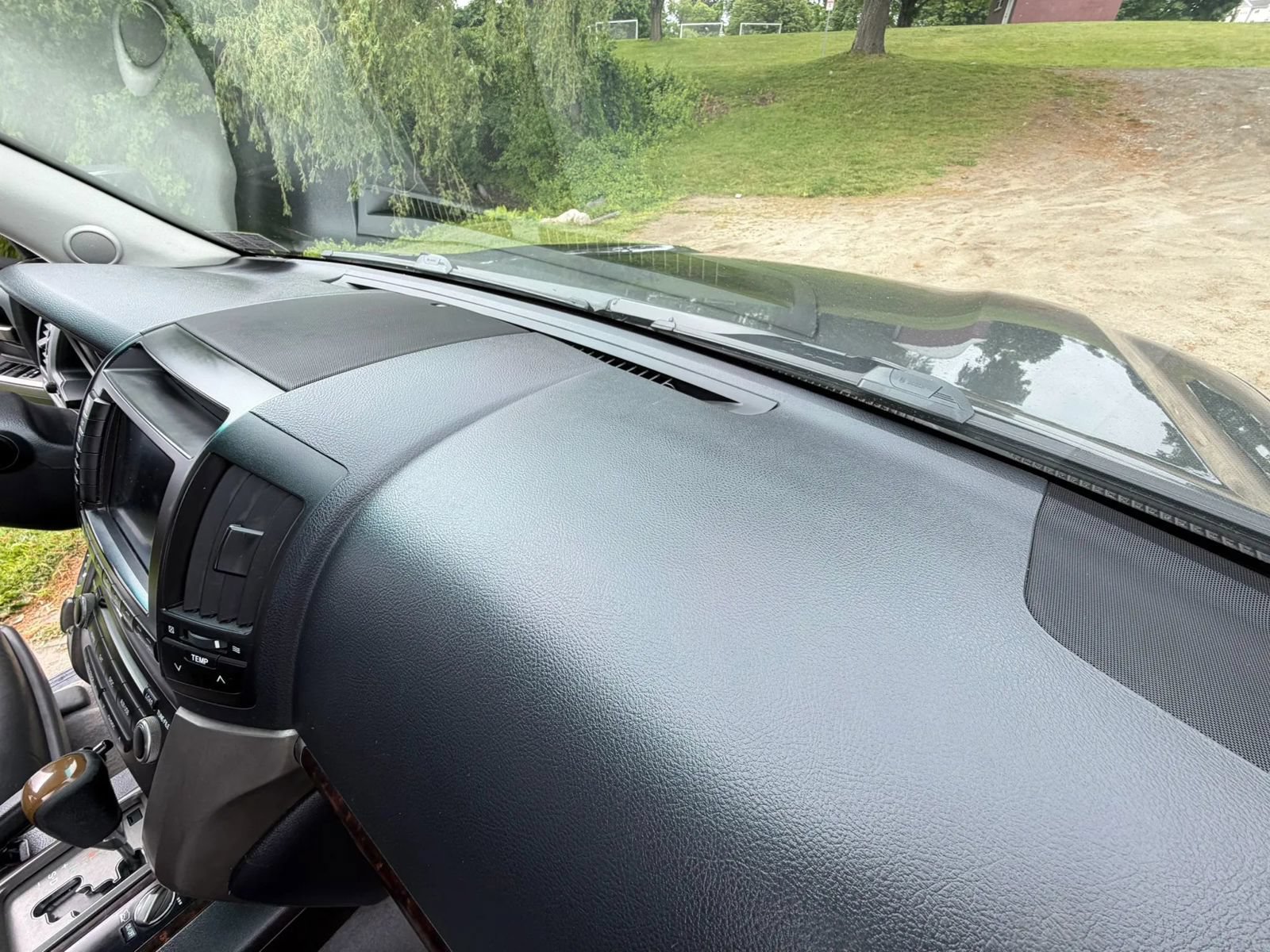 Used 2011 Toyota Land Cruiser w/ Upgrade Pkg AWD/4WD image 69