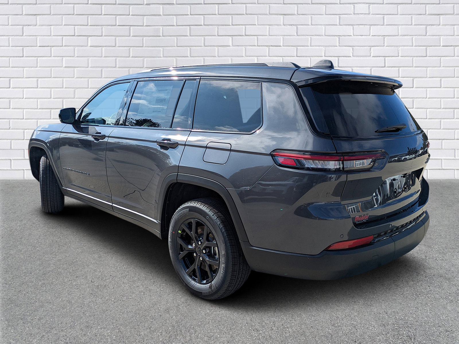 New 2025 Jeep Grand Cherokee L Altitude image 3