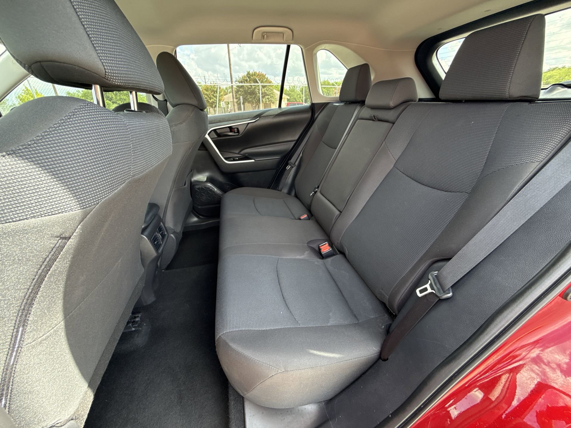 Certified 2025 Toyota RAV4 LE FWD image 24
