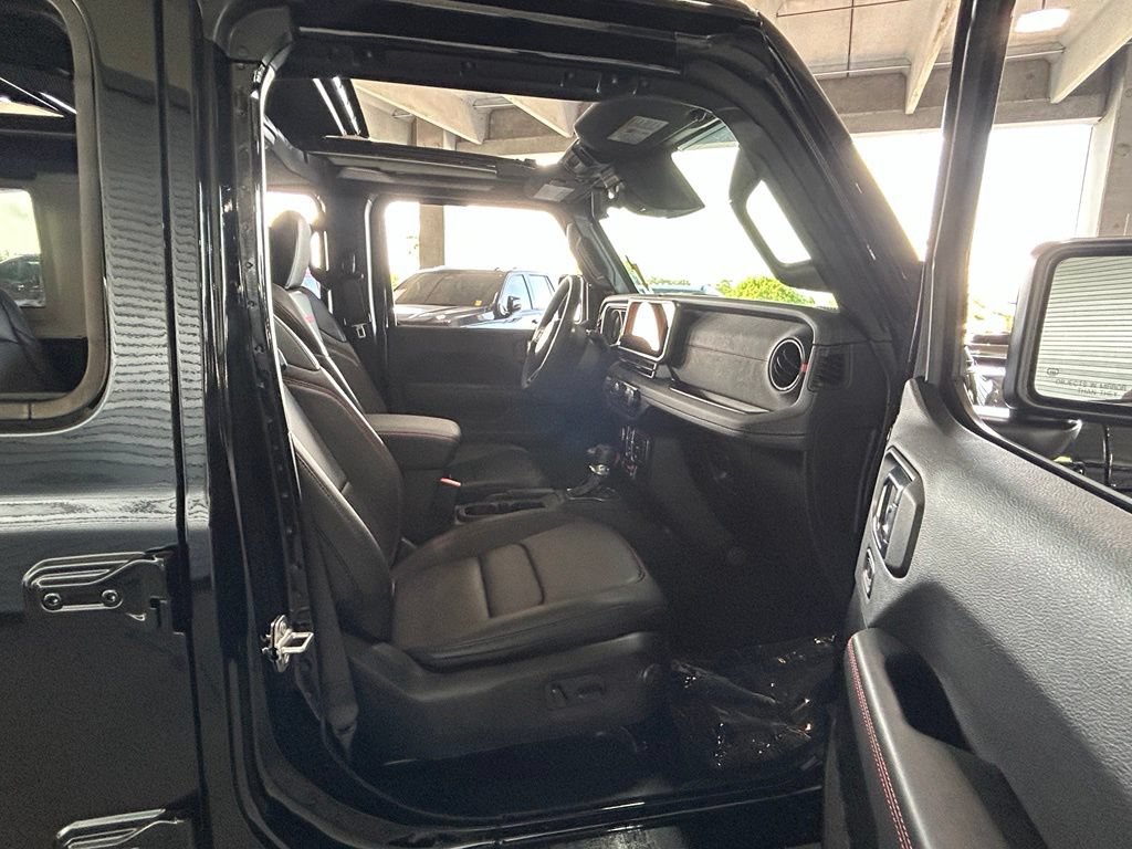 Used 2026 Jeep Wrangler Unlimited Rubicon AWD/4WD image 37