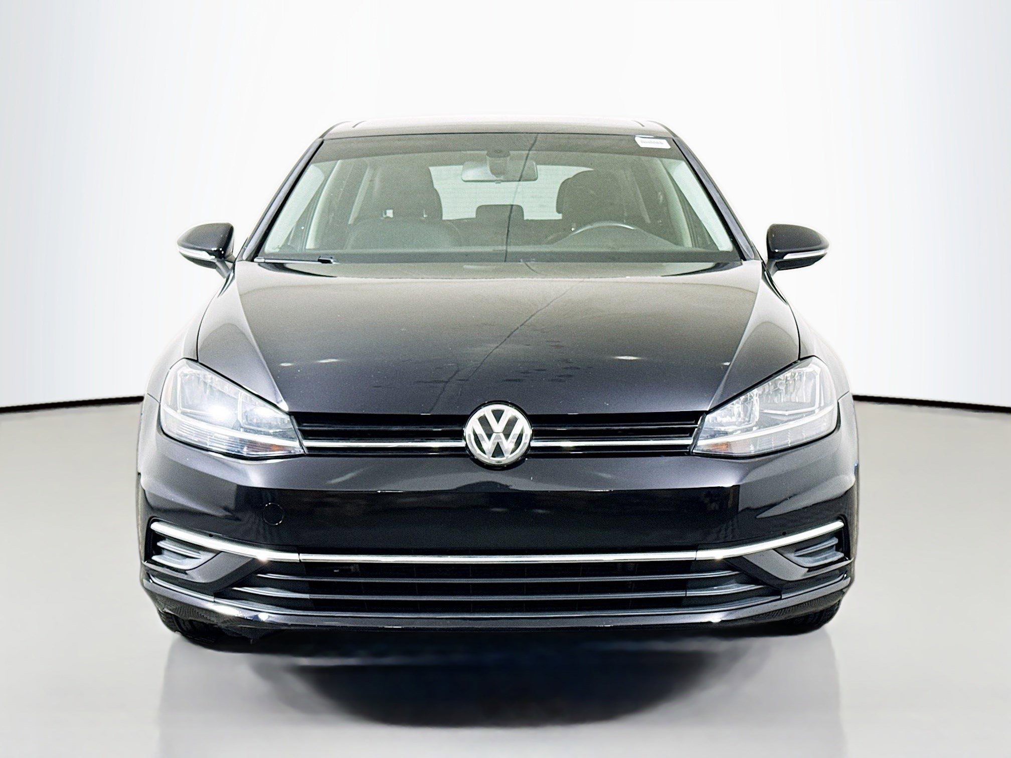 Used 2020 Volkswagen Golf 4-Door image 2