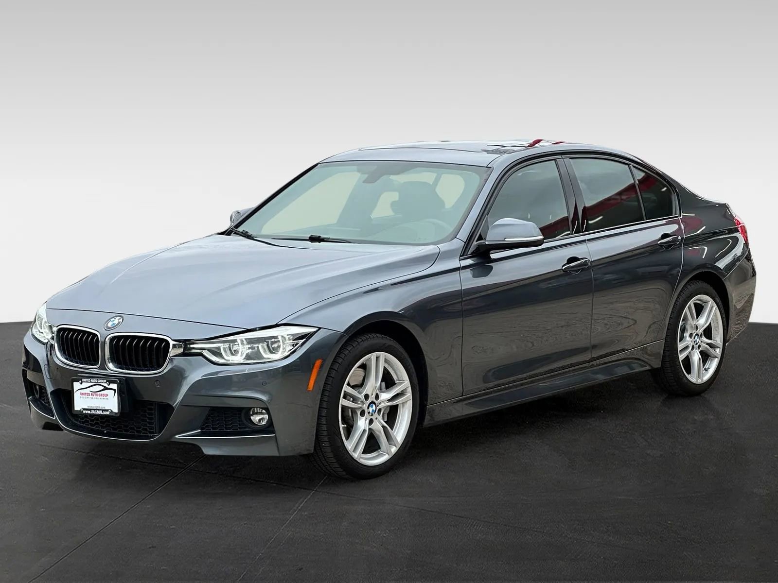 Used 2018 BMW 330i xDrive Sedan image 3