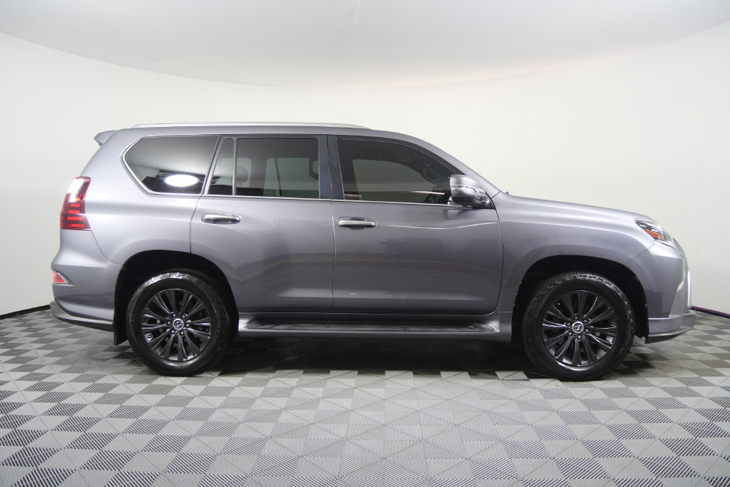 Used 2020 Lexus GX 460 Luxury w/ Luxury Sport Package AWD/4WD image 3