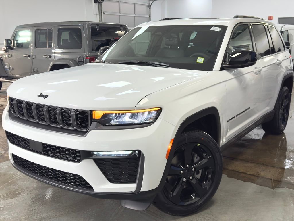 New 2026 Jeep Grand Cherokee Limited w/ Limited Altitude Package image 3