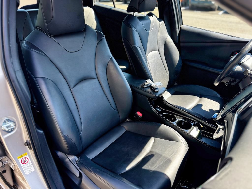 Used 2017 Toyota Prius Prime Premium w/ Preferred Accessory Package FWD image 52