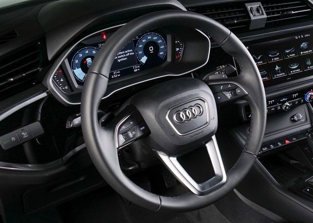 New 2025 Audi Q3 2.0T Premium image 17