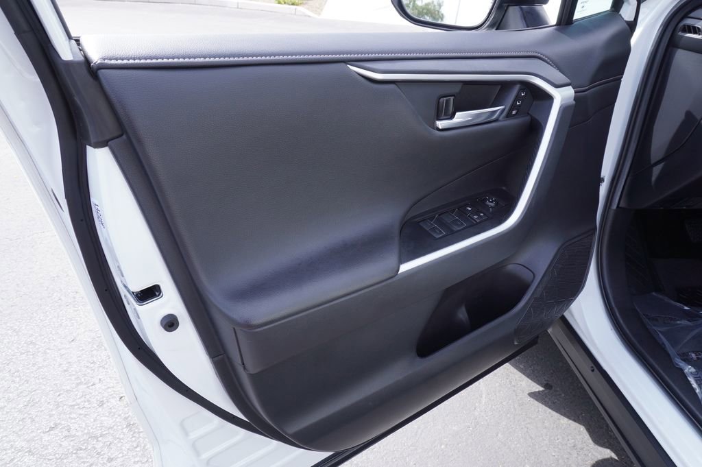 Used 2022 Toyota RAV4 Limited image 15
