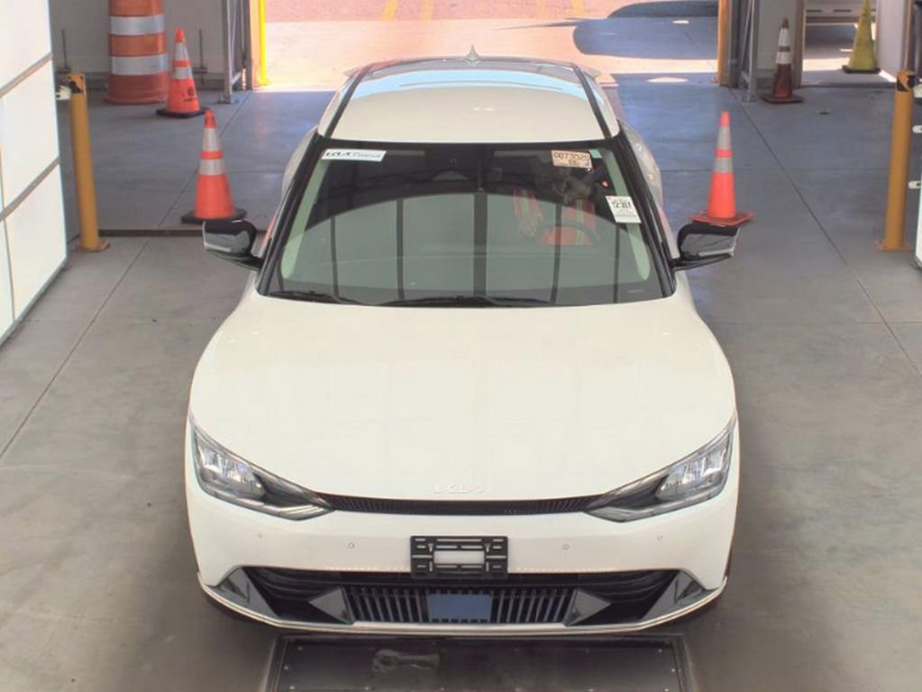 Used 2023 Kia EV6 Wind AWD/4WD image 3