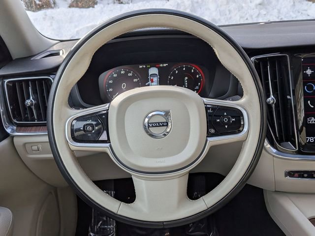 Used 2021 Volvo S60 T6 Momentum image 14