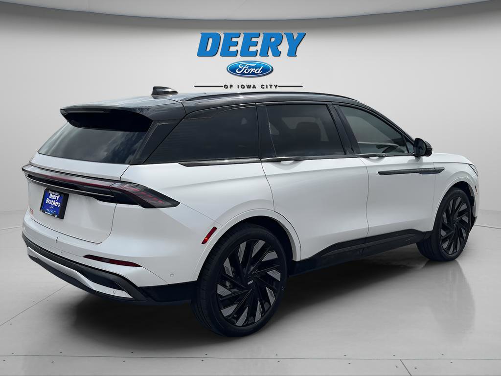 Used 2024 Lincoln Nautilus Reserve w/ Equipment Group 202A AWD/4WD image 5