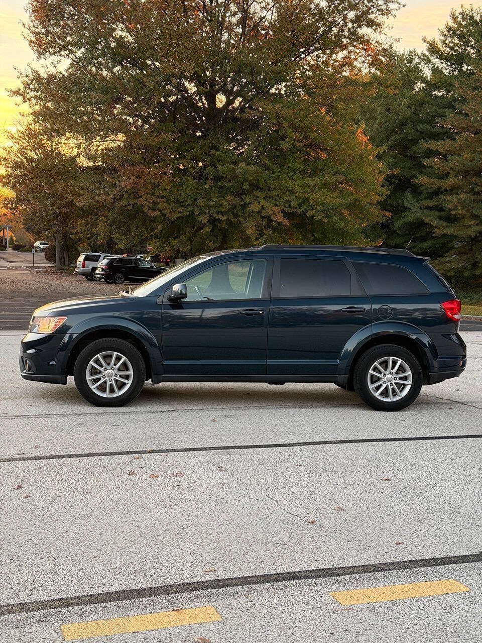 Used 2015 Dodge Journey SXT w/ Flexible Seating Group FWD image 4
