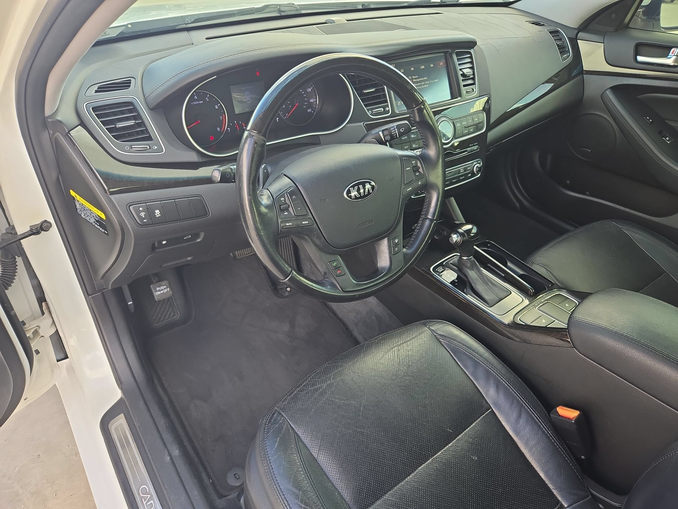 Used 2014 Kia Cadenza Premium FWD image 10