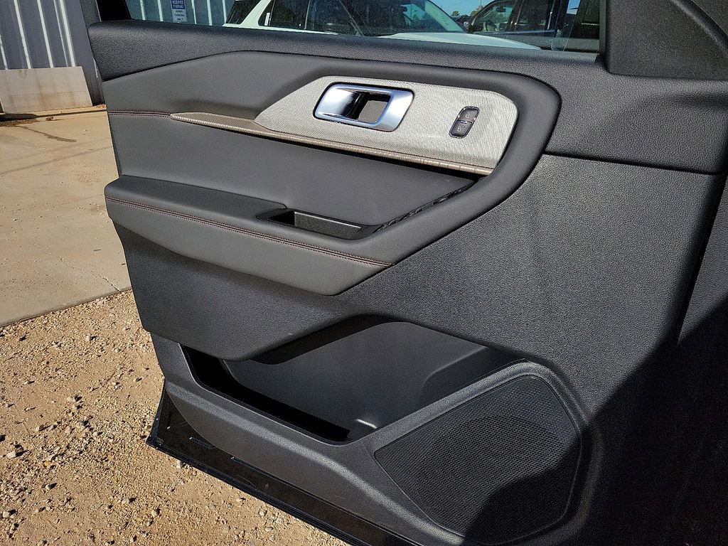 New 2025 Ford Explorer Active w/ Active Comfort Package RWD image 18