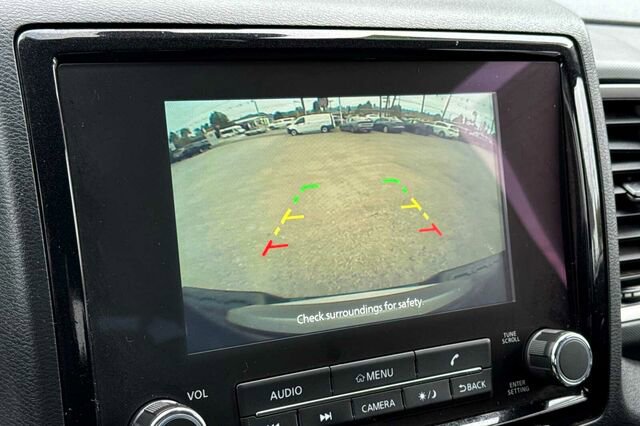 Used 2023 Nissan Frontier SV image 18