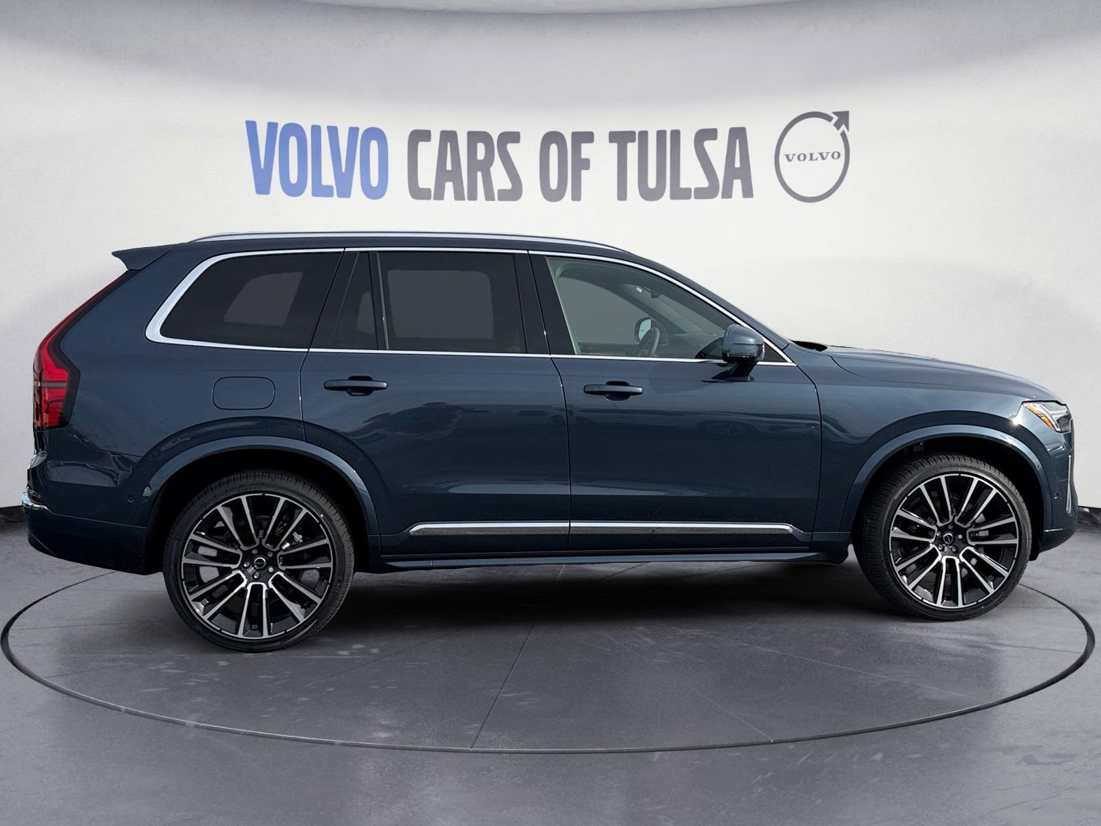 New 2026 Volvo XC90 B6 Plus w/ Protection Package Premier image 6
