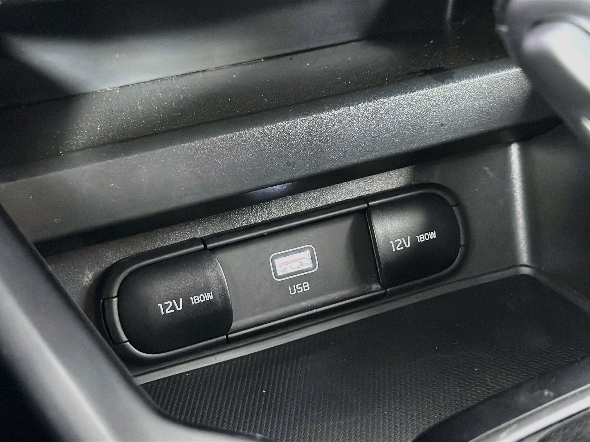 Used 2025 Kia Soul LX w/ LX Technology Package FWD image 26