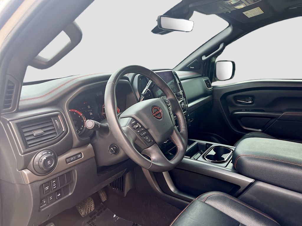 Used 2023 Nissan Titan PRO-4X w/ Pro-4x Convenience Package AWD/4WD image 9