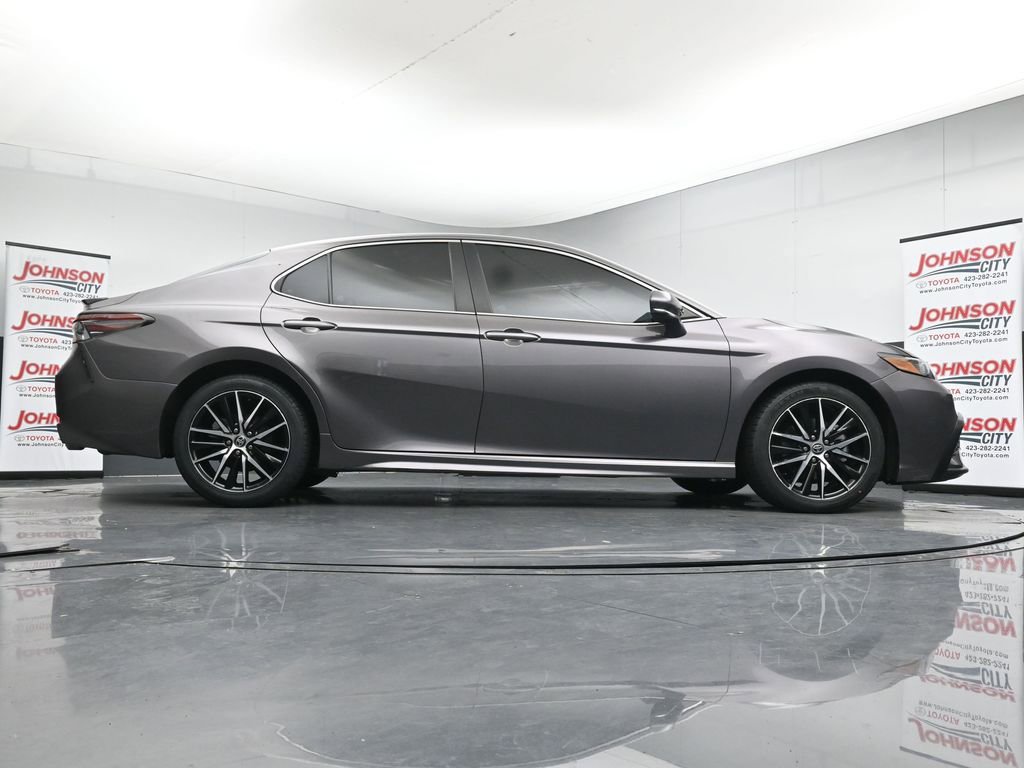 Used 2022 Toyota Camry SE FWD image 39