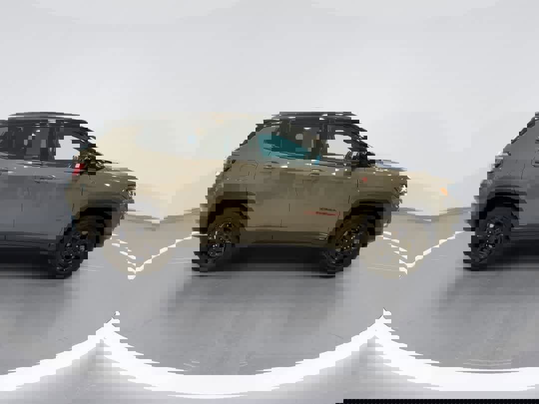 Used 2023 Jeep Compass Trailhawk image 9